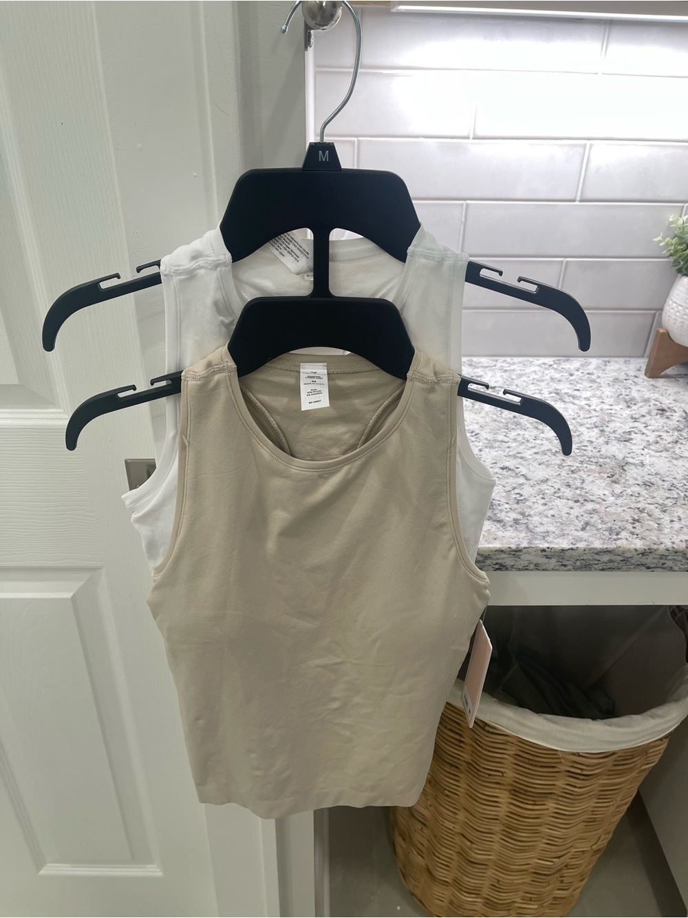 2-Pack Yogalicious Seamless Carrie Racerback Tanks M NWT